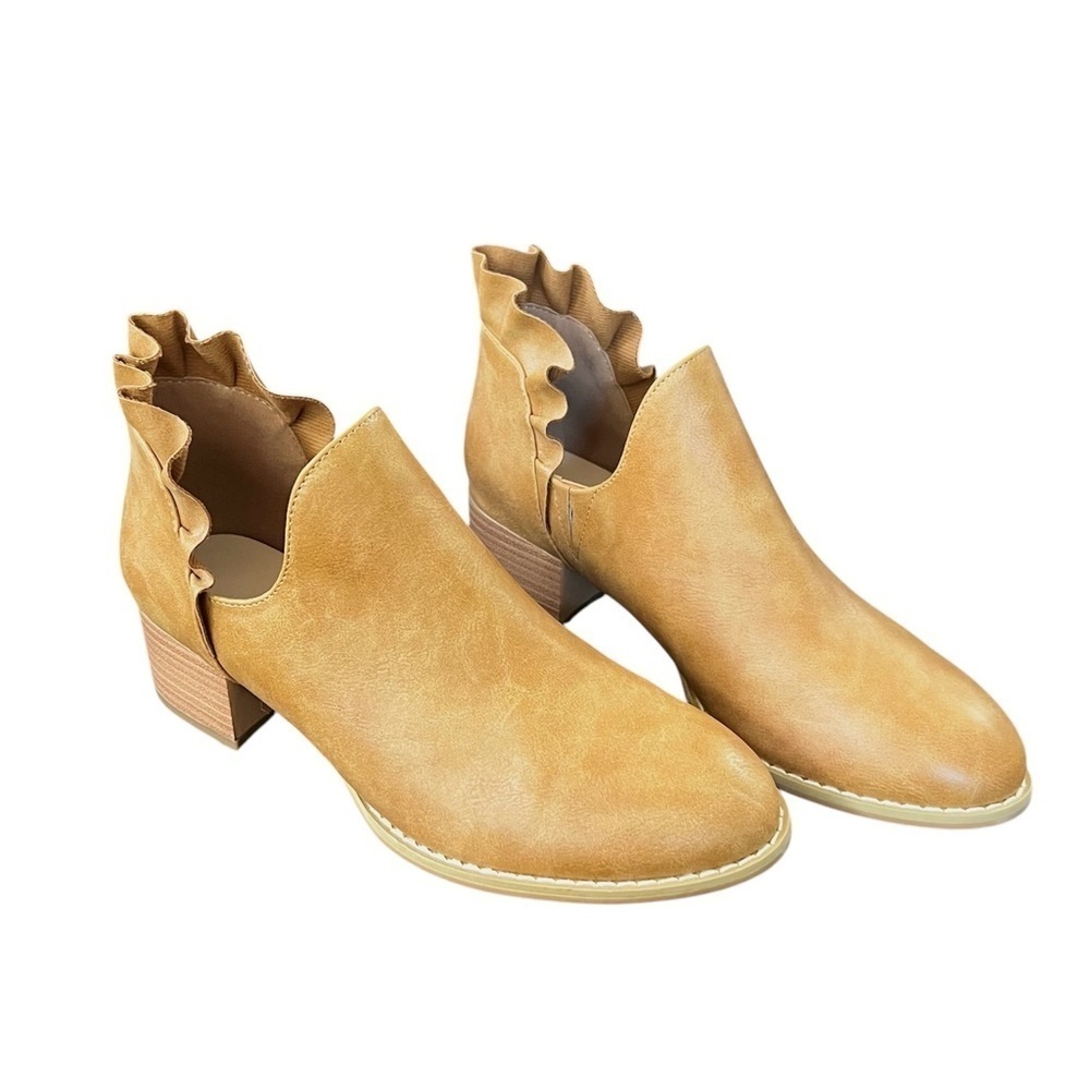 Tan Light Brown Ankle Boots Ruffle Heel Size 8 Like-new!